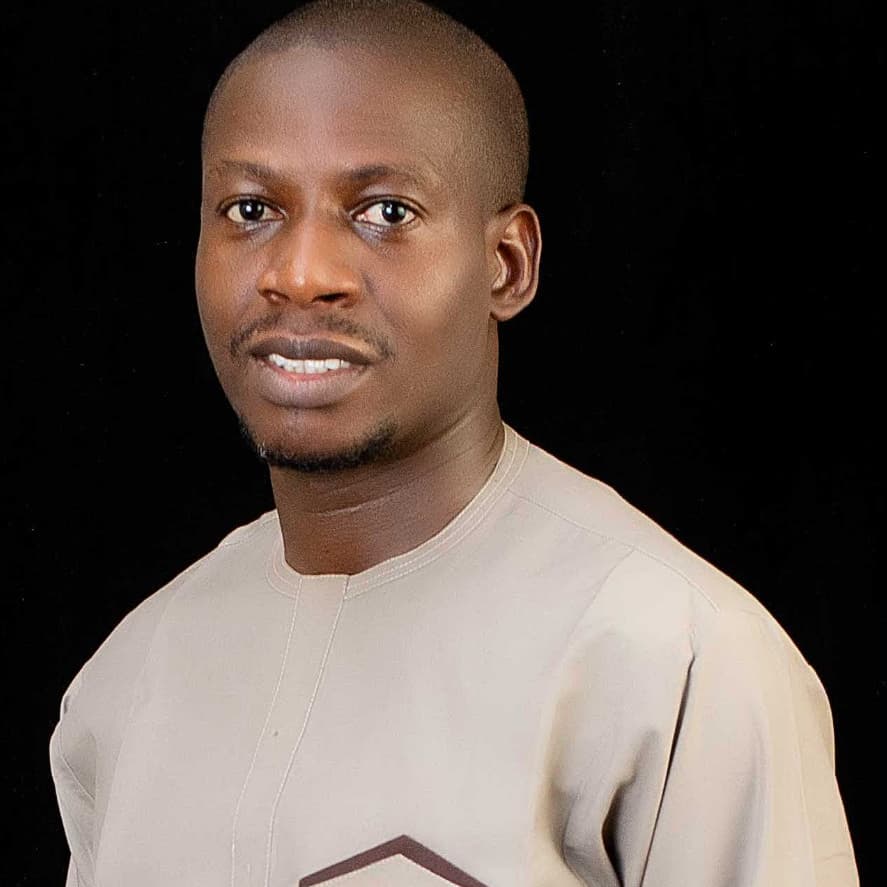 ADENIYI  ADELUSI 