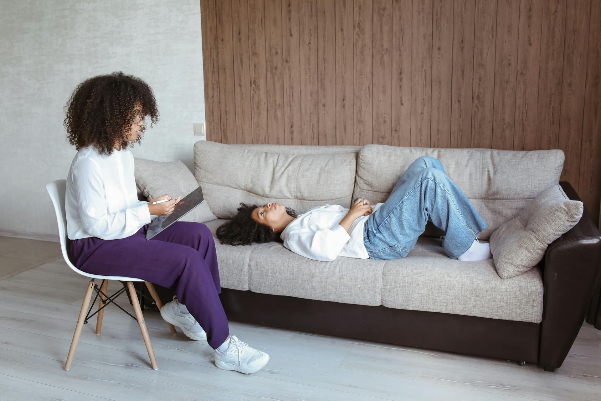 Find Licensed Therapists Near You or Online | Book Therapy with Tranqbay
